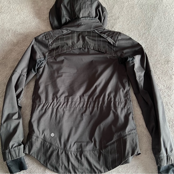 Lululemon Black Jacket 🖤 - Picture 2 of 12